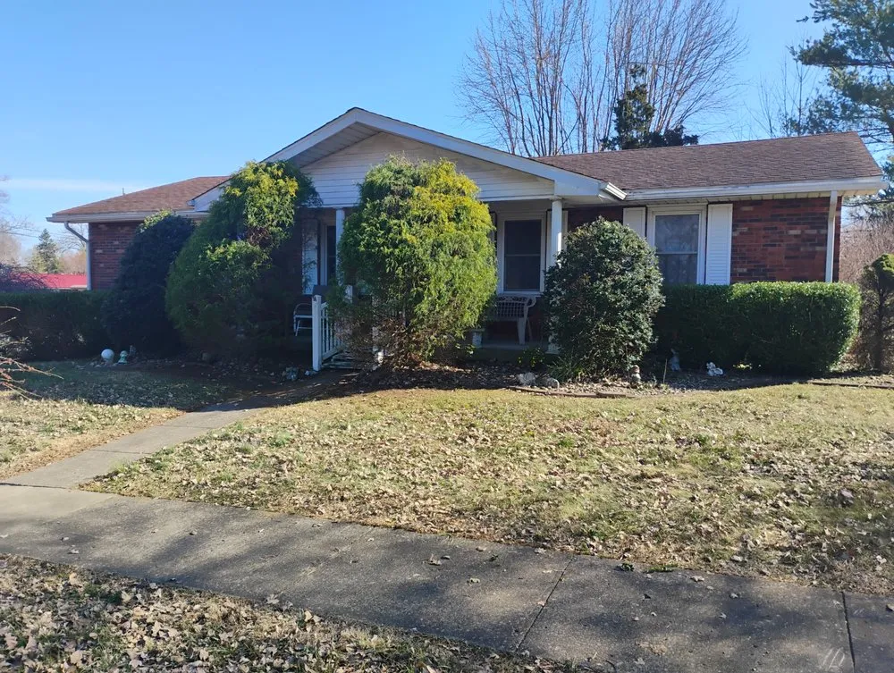 Trusted garden landscaping for year-round maintenance across Radcliff, KY - Eddie's Tree Service & Landscaping