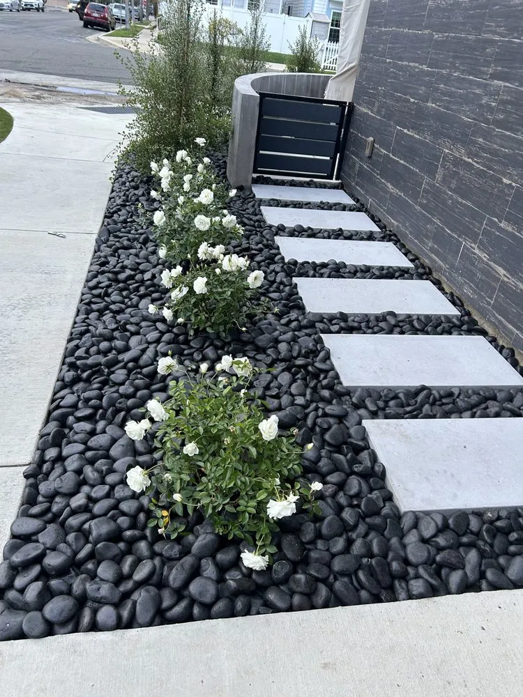 Reliable garden landscaping in Huntington Beach, CA - Edel's Landscaping & Maintenance