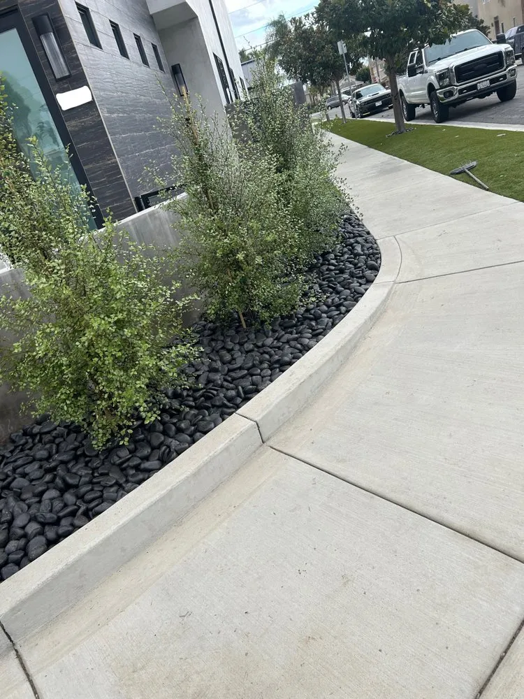 Local lawn care service experts serving Huntington Beach, CA - Edel's Landscaping & Maintenance