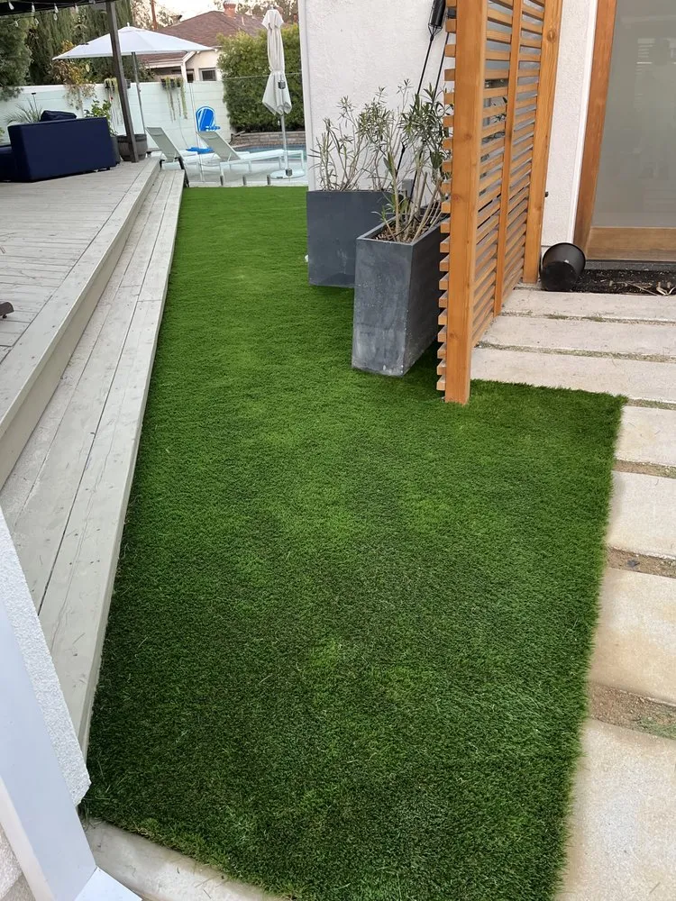 Custom lawn mowing service near you across Los Angeles, CA - Eden gardener