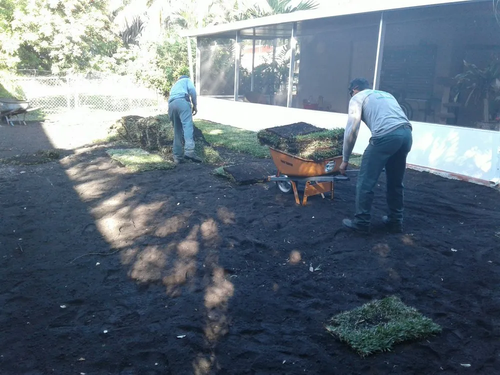 Expert garden landscaping in Fort Lauderdale, FL by Eden Lawn Service & Landscaping