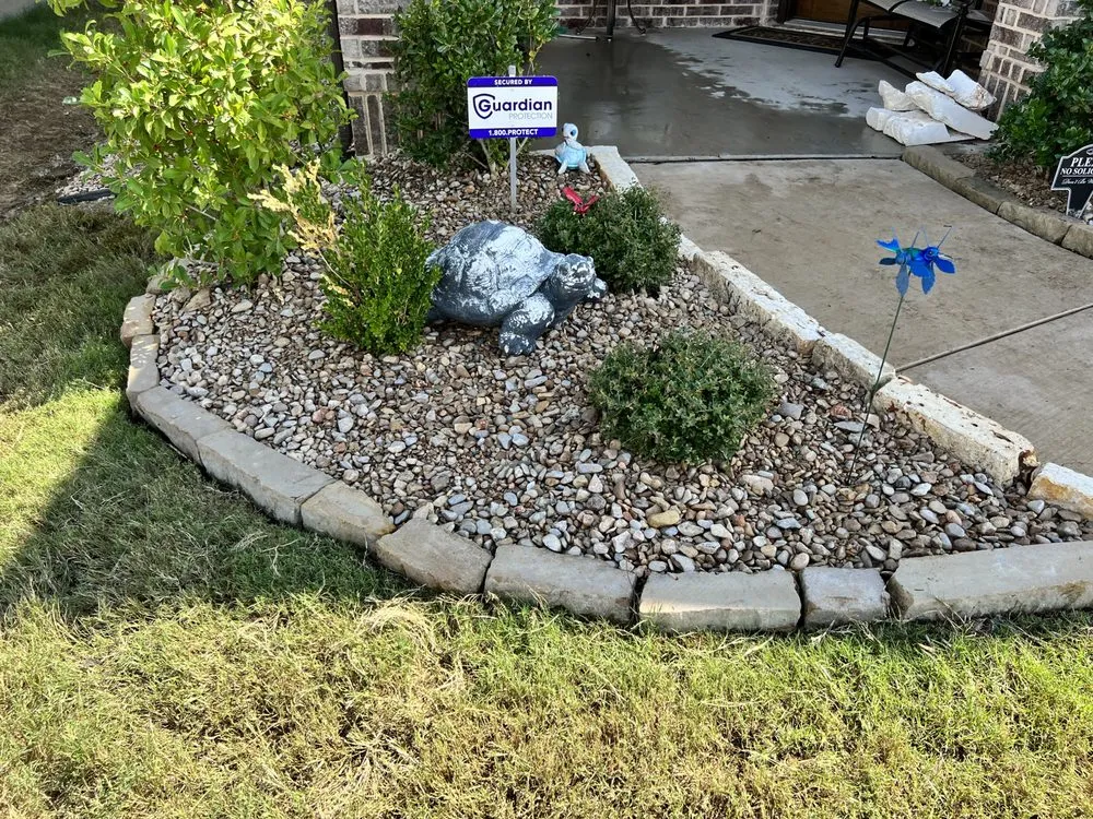 Top-rated garden landscaping for residential properties in Burleson, TX by Edens End