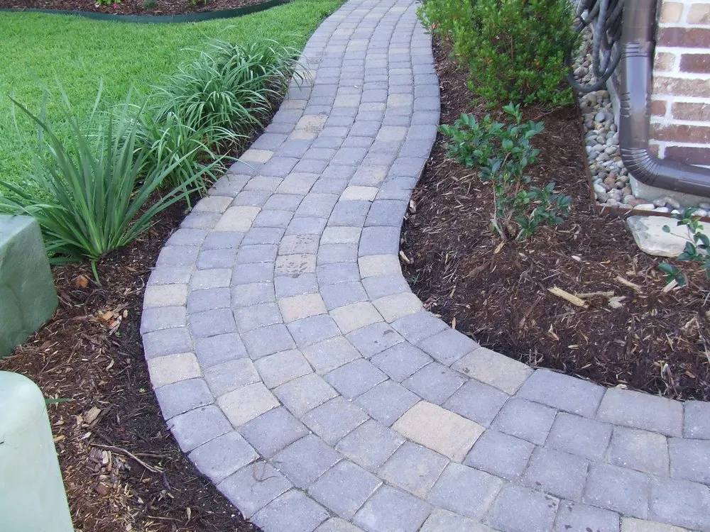 Affordable lawn care service in Lafayette, LA - EdenScapes