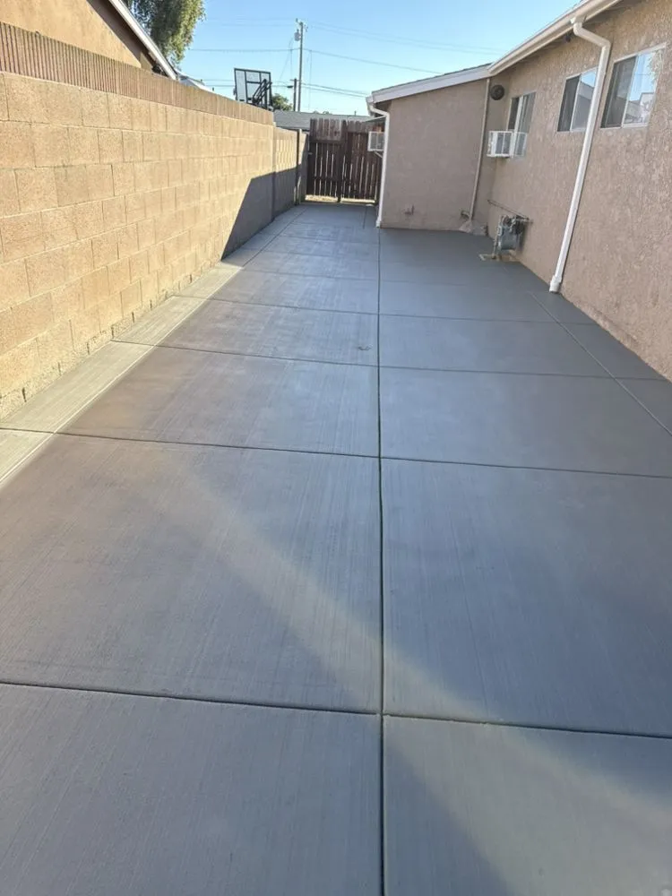 Expert landscaping services in Wilmington, CA by Edgar Landscaping