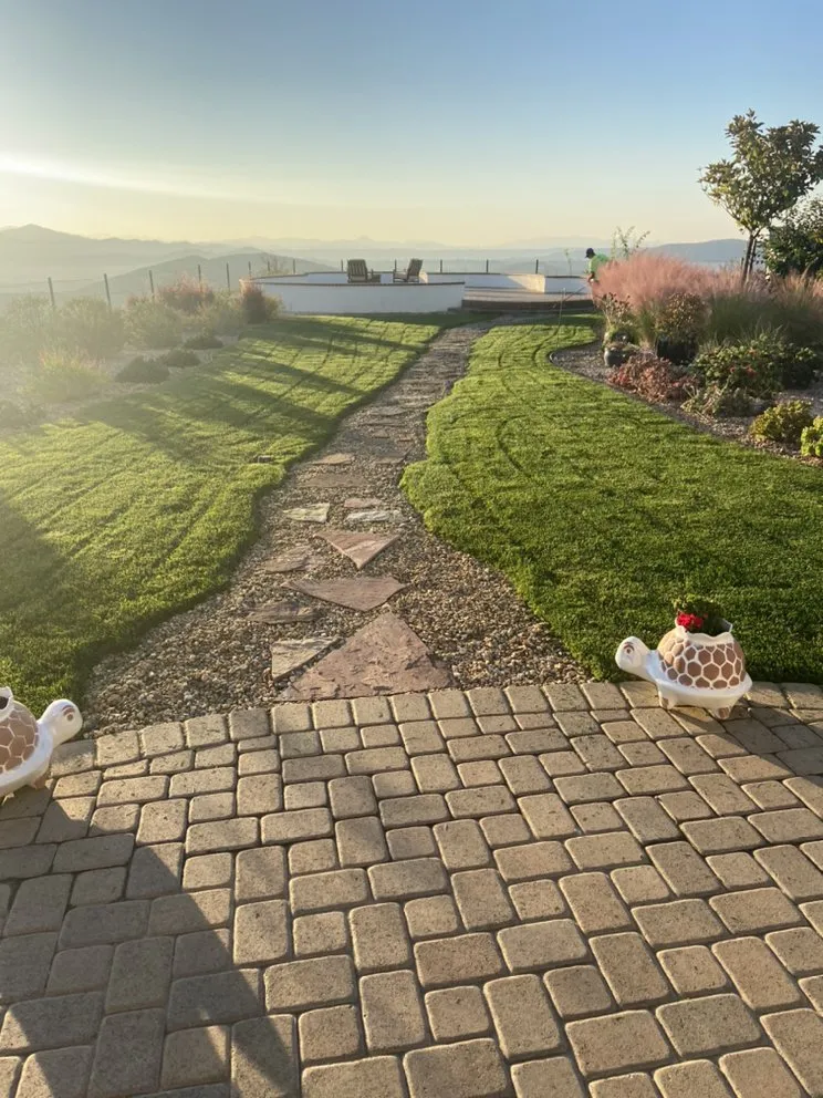 Expert landscaping services experts serving Carlsbad, CA - Edgar Morales Gardening