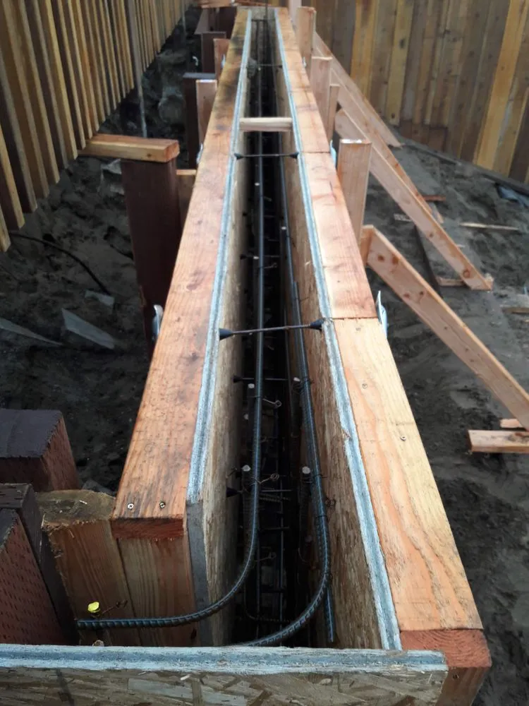 Professional yard cleanup service for outdoor upgrades in Menlo Park, CA by Edgar's Maintenance