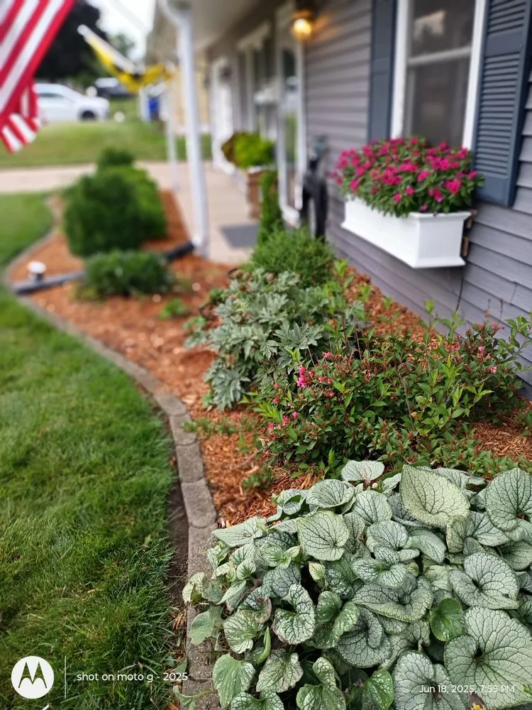 Local landscaping services in North Liberty, IA - Edge 2 Edge Cleaning