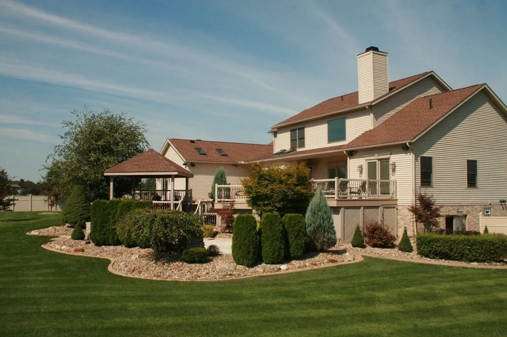 Reliable yard cleanup service in Saint John, IN by Edge Crafters