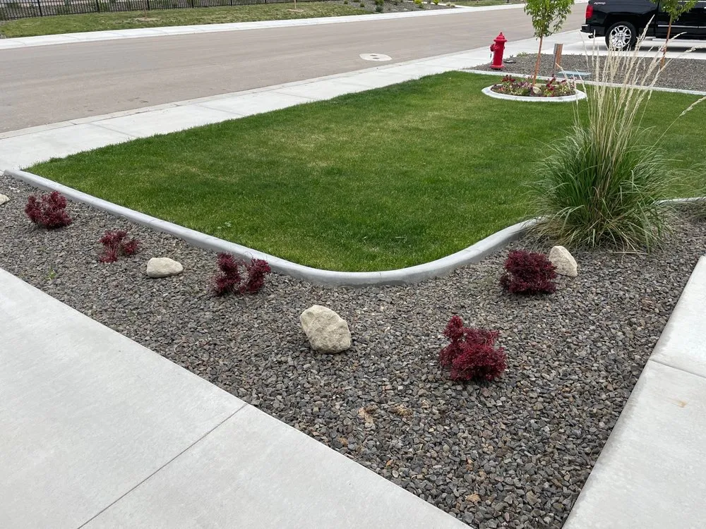 Custom yard cleanup service for homes across Nampa, ID - Edge It Curbing