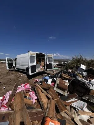 Edge Landscaping & Junk Removal