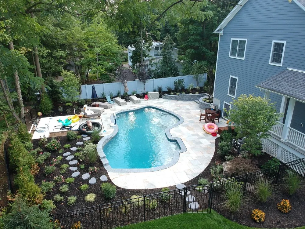 Affordable yard cleanup service experts serving Orangeburg, NY - Edge Landscaping