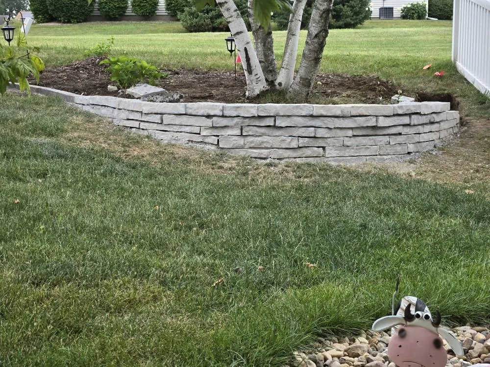 Custom yard maintenance in Chillicothe, IL by EDGE Lawn and Garden