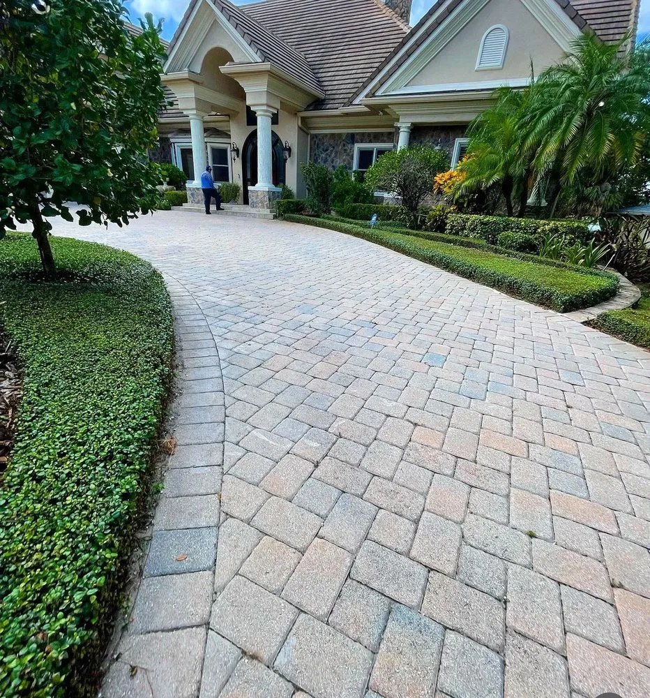 Custom landscaping services experts serving Ocoee, FL - Edge Lawn Care
