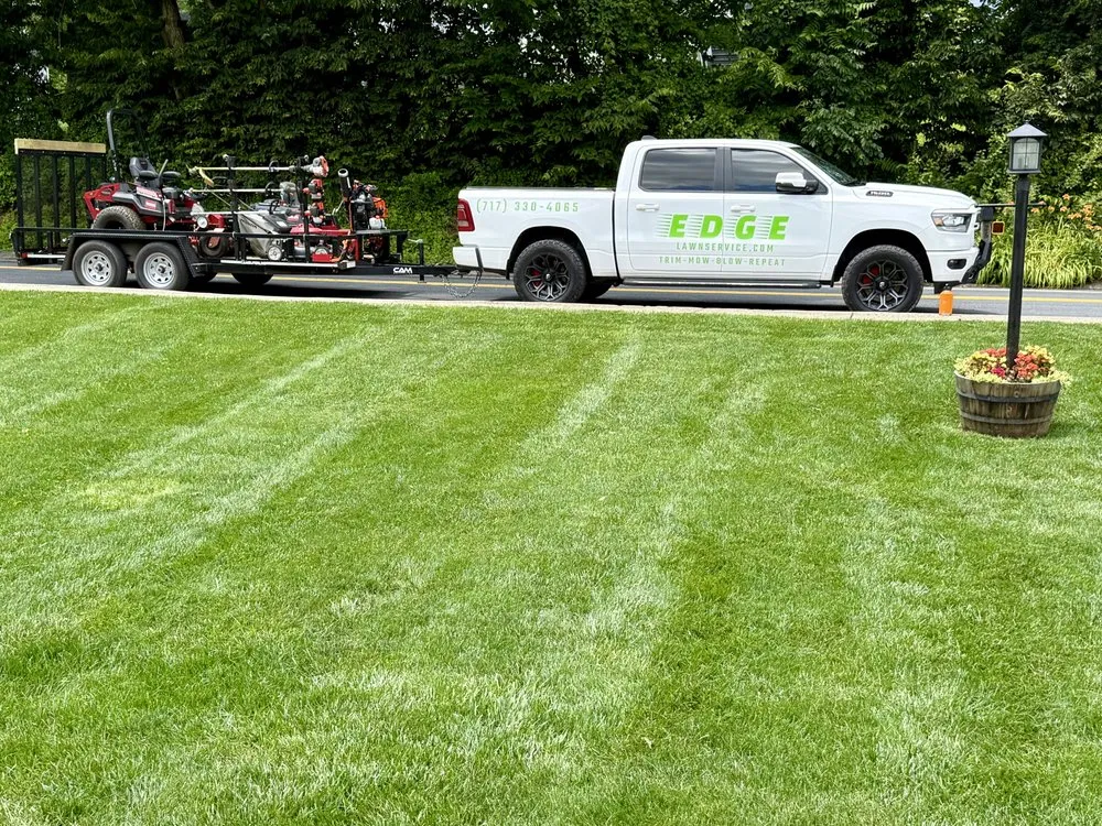 Professional lawn mowing service experts serving Mount Wolf, PA - Edge Lawn Service