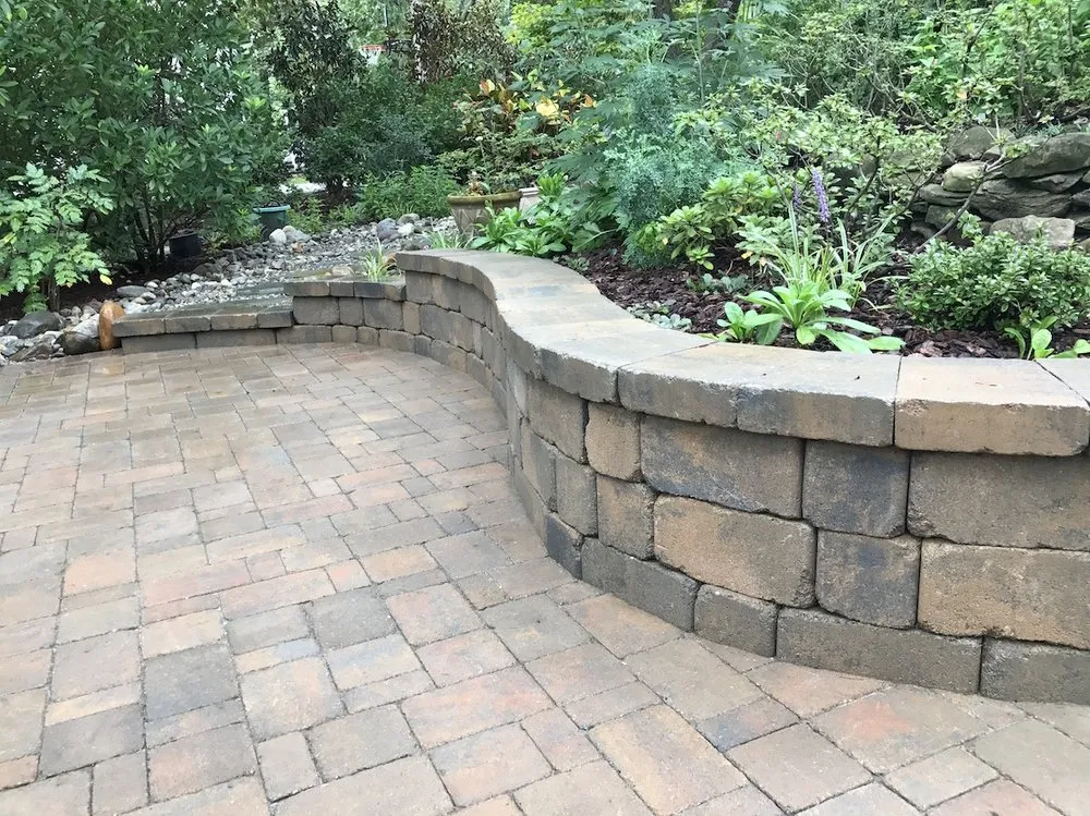 Trusted lawn care service experts serving Wilmington, NC - Edge Outdoor Living