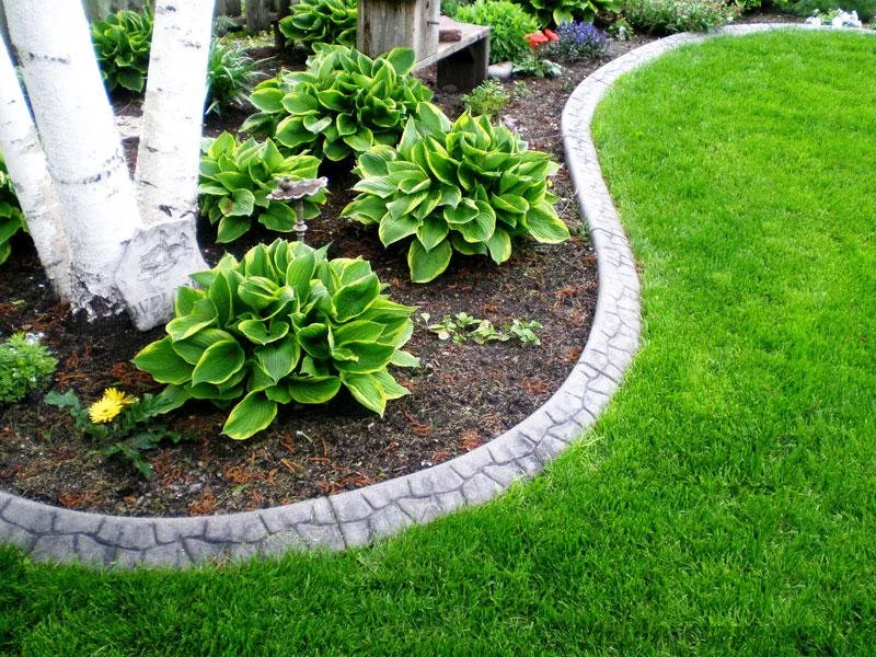 Custom lawn mowing service near you in Sioux Falls, SD by Edge Pros