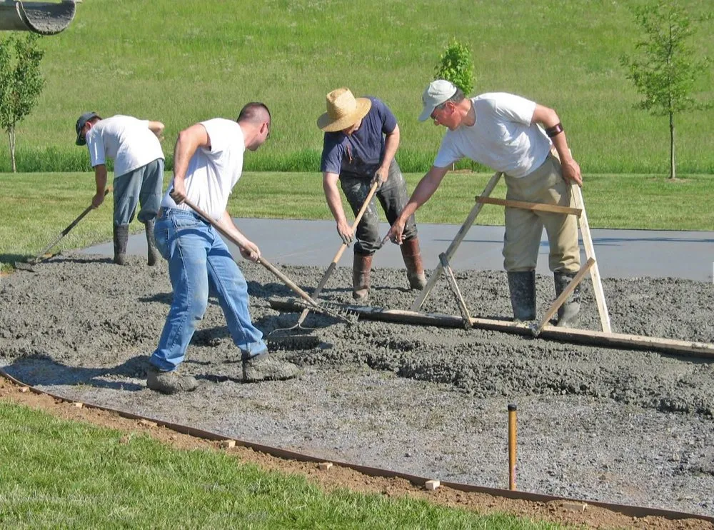 Top-rated yard cleanup service in Rochester, MN by Edge to Edge