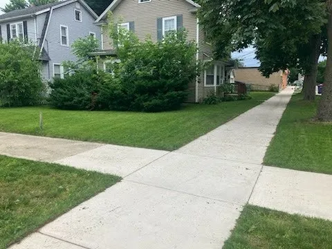 Local garden landscaping for homes in Byron Center, MI by Edge To Edge Services