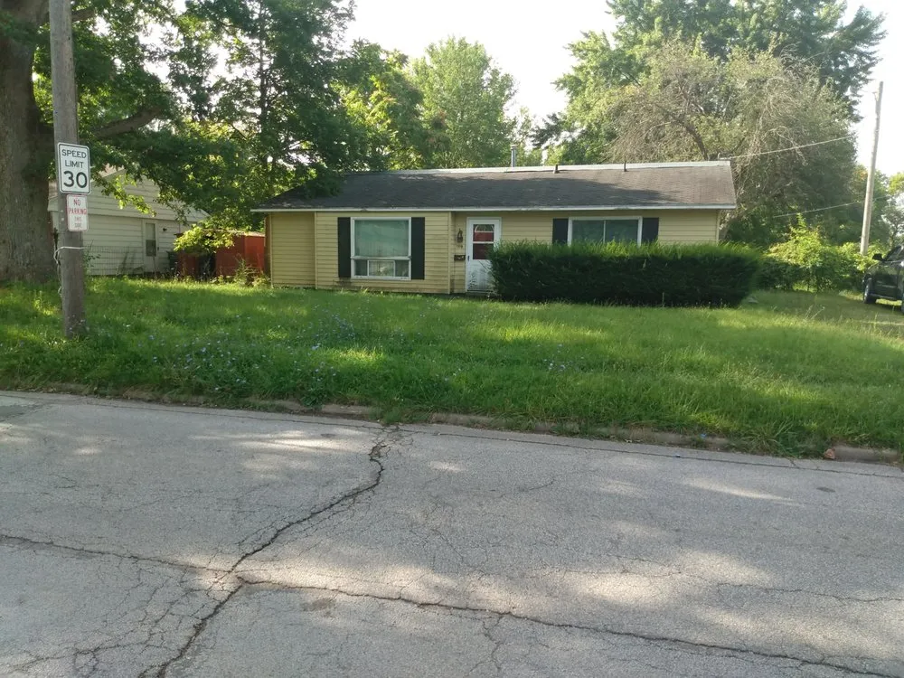 Professional outdoor landscaping in Danville, IL - Edge Up Lawn Care