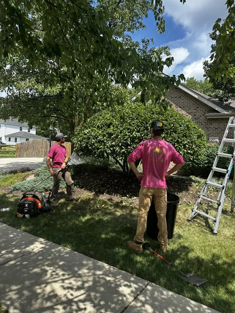 Affordable yard maintenance in Minooka, IL - Edgebrook Outdoors
