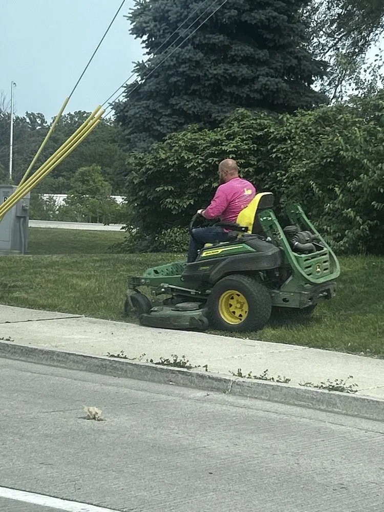 Custom landscape design experts serving Minooka, IL - Edgebrook Outdoors