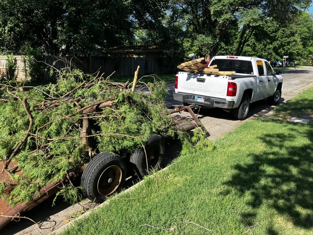 Reliable yard maintenance in Valley Center, KS - Edgell Removal And Hauling