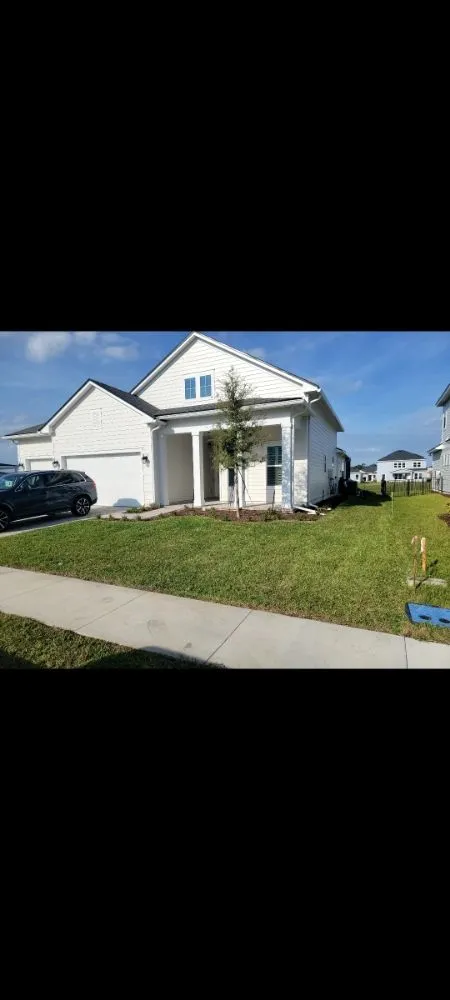 Top-rated yard cleanup service for year-round maintenance in Saint Augustine, FL by Edgepoint Lawn and Tractor