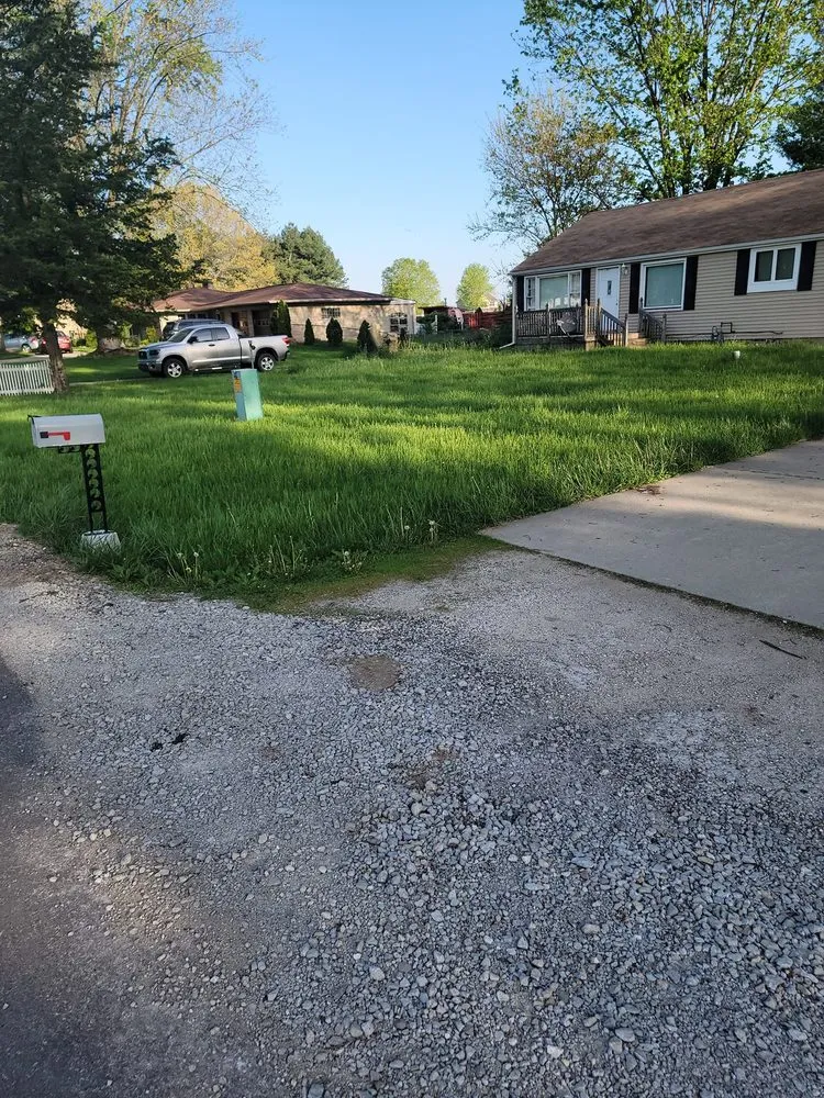 Professional yard cleanup service in Elkhart, IN - Edges Landscaping