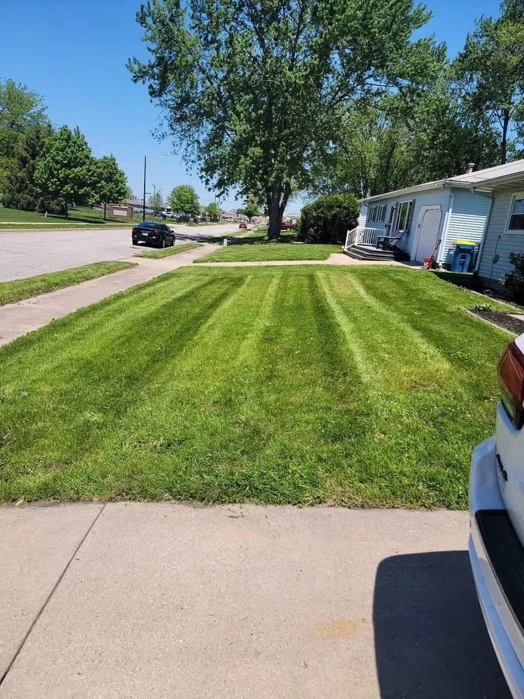 Expert yard maintenance in Elkhart, IN - Edges Landscaping