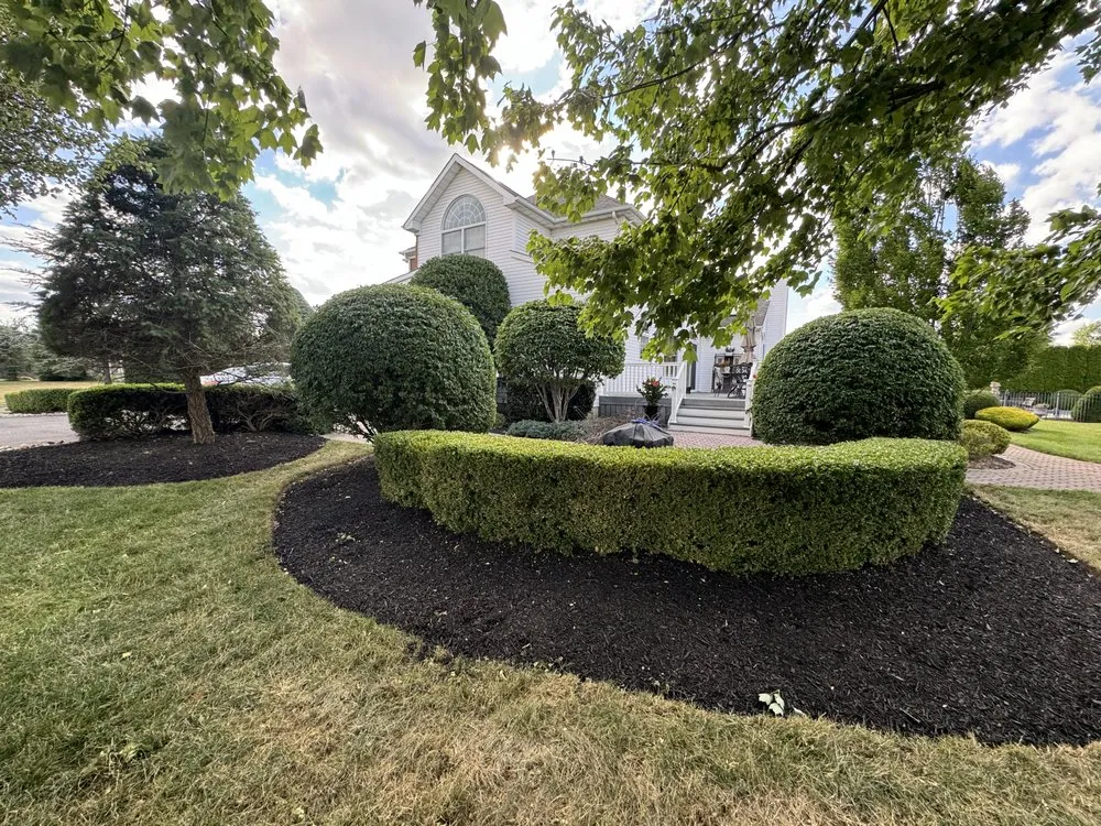 Reliable garden landscaping experts serving Freehold, NJ - EdgeScape Landscape & Design