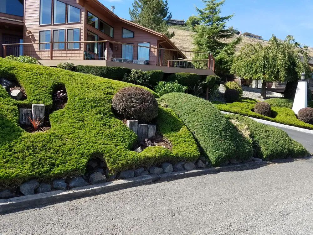 Reliable yard cleanup service for homes across Lewiston, ID - Edgewater Lawn and Landscaping