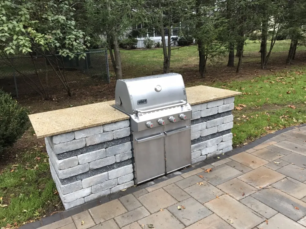 Affordable lawn care service for beautiful yards across Glastonbury, CT - Edi Masonry And Landscaping