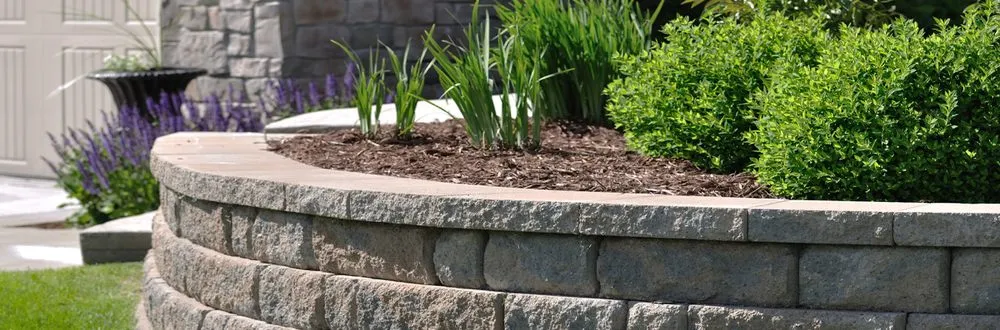 Professional lawn mowing service in Salinas, CA - Edibelto Green Landscaping