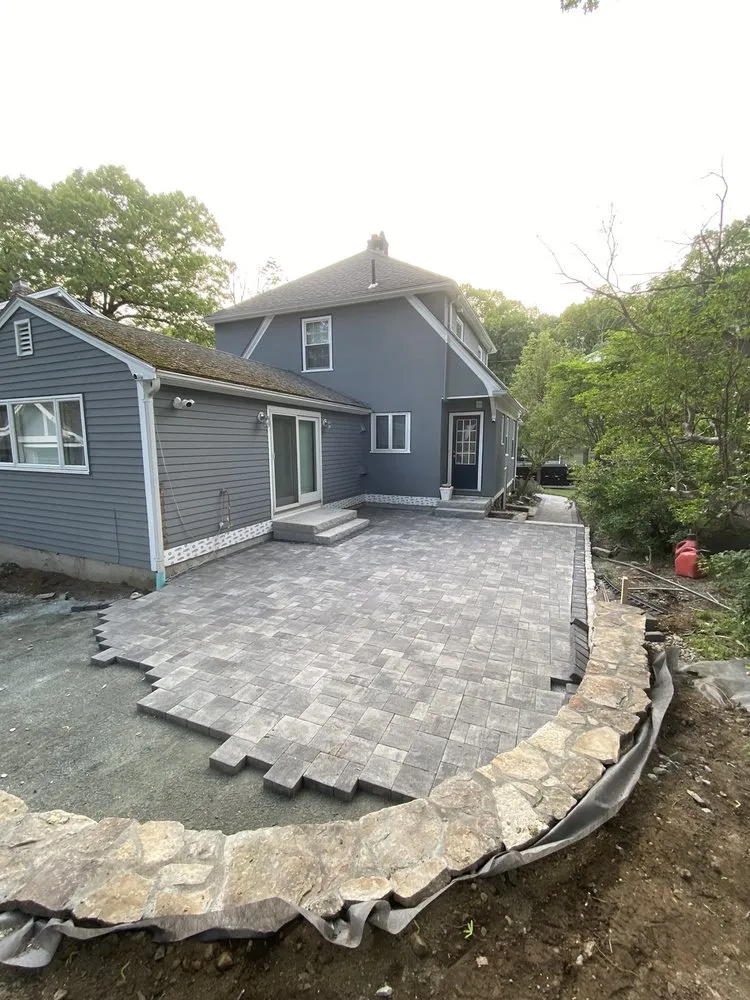 Expert garden landscaping for homes in Lynn, MA by Edin & Sons Hardscape Construction