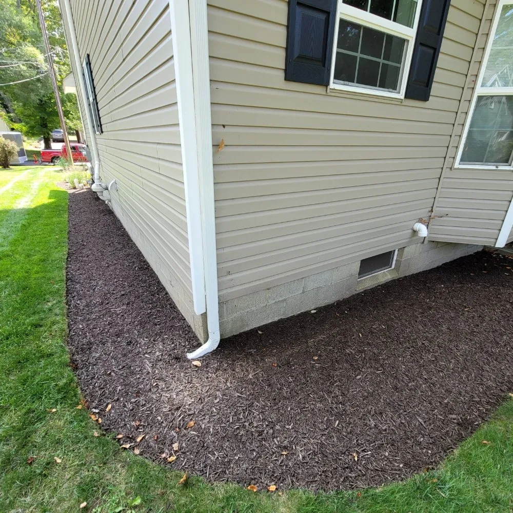 Professional garden landscaping experts serving Edinboro, PA - Edinboro Landscaping