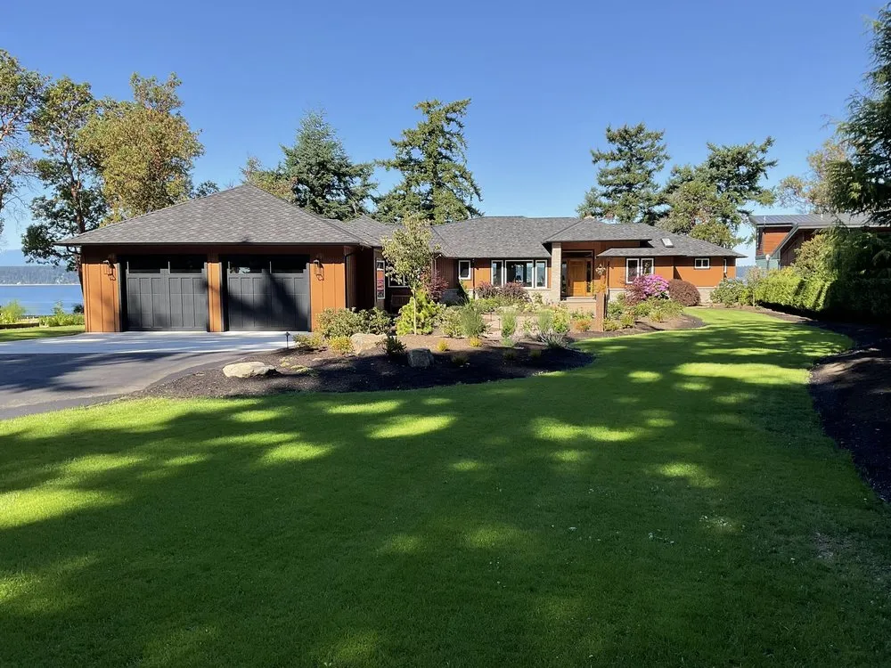 Reliable lawn mowing service experts serving Bothell, WA - Ediscapes Landscaping