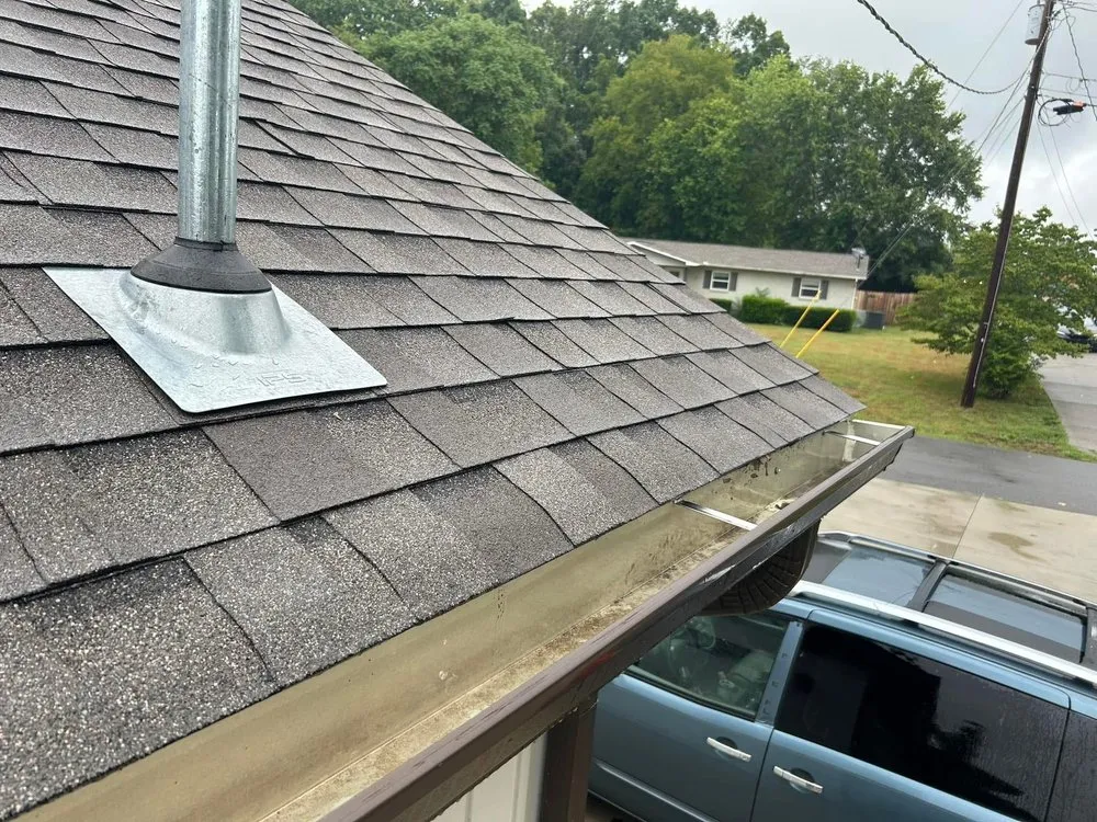 Reliable landscaping services for year-round maintenance in Knoxville, TN by Edison’s Exterior Services