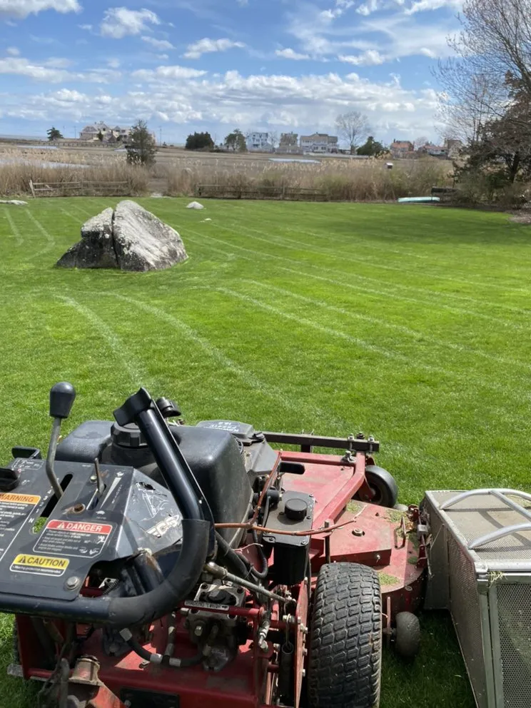Affordable lawn mowing service in Bridgeport, CT - Edland Landscaping