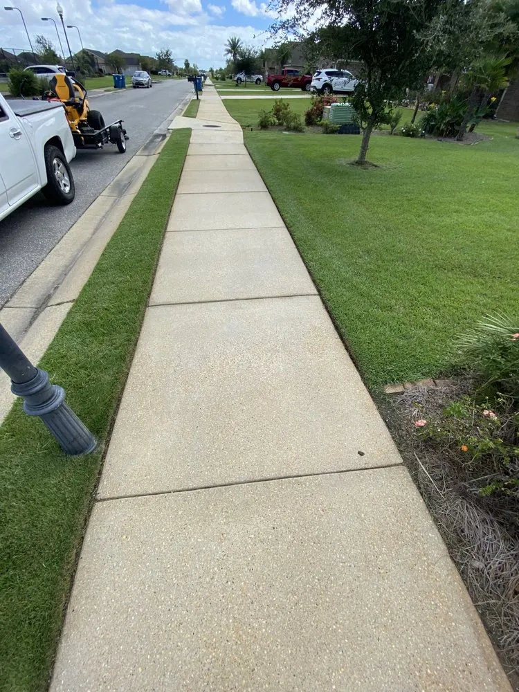 Expert lawn mowing service in Foley, AL by Edlen’s Lawncare LLC