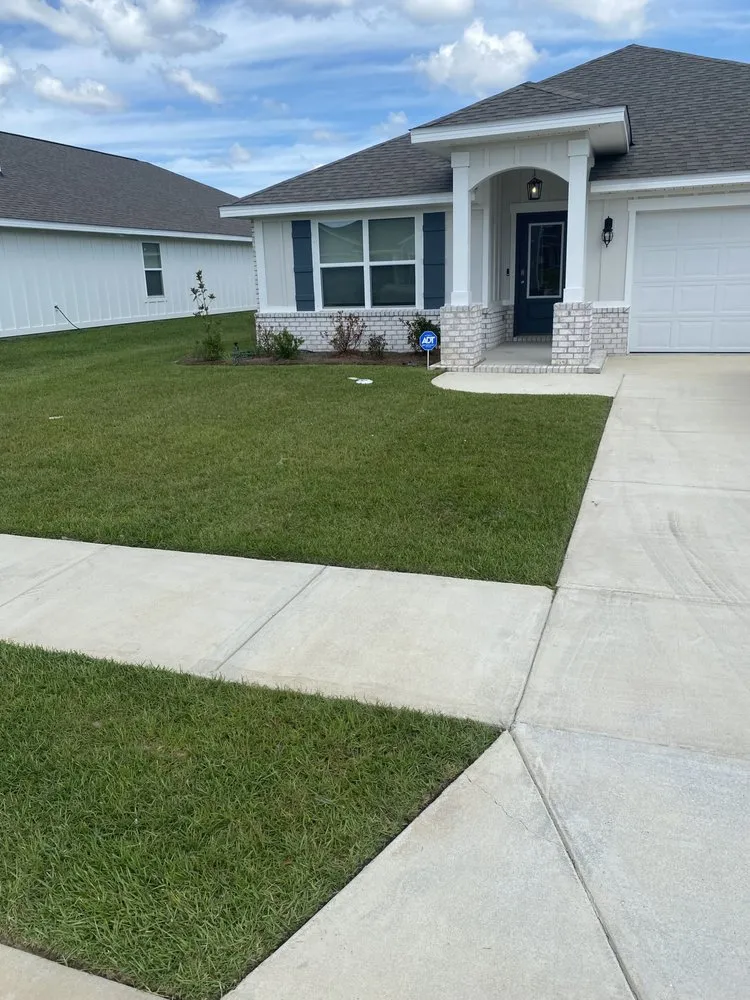 Custom lawn care service for residential properties in Foley, AL by Edlen’s Lawncare LLC