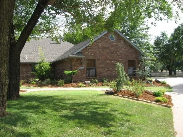 Affordable landscape design near you in Edmond, OK by Edmond Landscapes