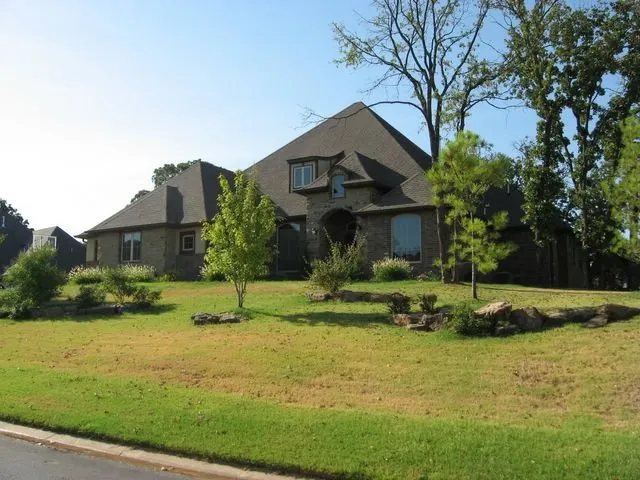 Local yard cleanup service experts serving Edmond, OK - Edmond Landscapes