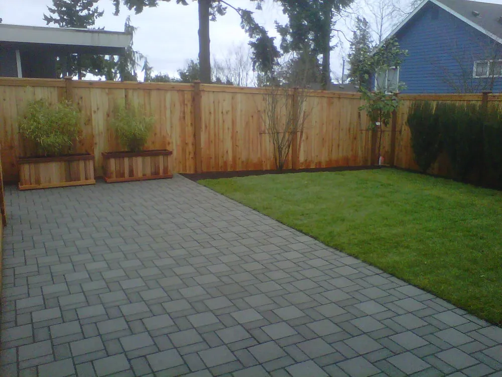 Affordable lawn care service for outdoor upgrades across Edmonds, WA - Edmonds Landscaping Inc