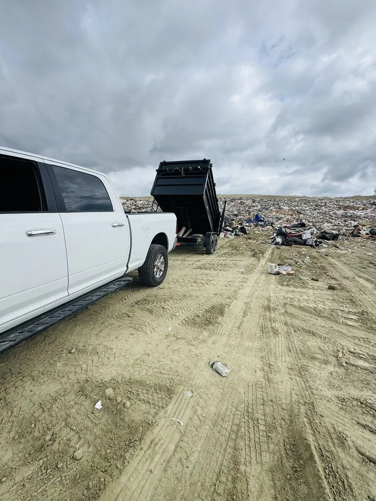 Professional yard cleanup service in Hemet, CA by Edmundo’s Landscaping