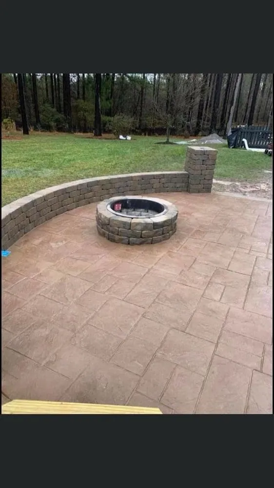 Expert lawn care service near you in Lenexa, KS by EDQ Landscape & Flat Concrete