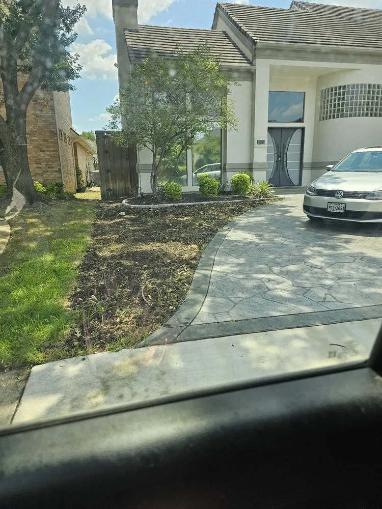 Trusted garden landscaping in Garland, TX by Ed’s Flores Landscaping