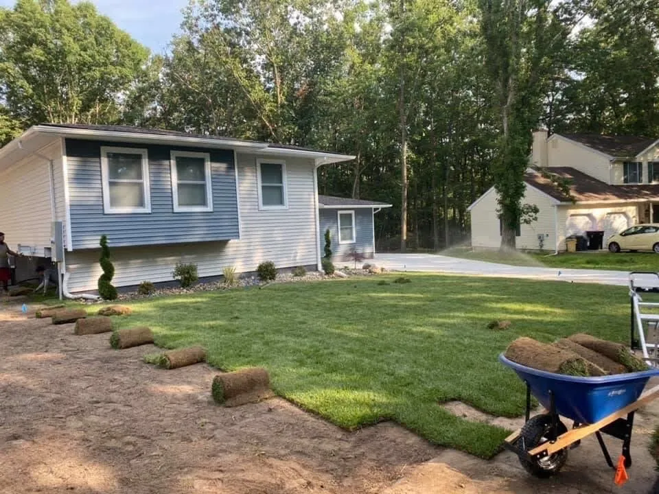 Top-rated yard cleanup service for beautiful yards in Vineland, NJ by Ed’s Landscaping and Hardscaping