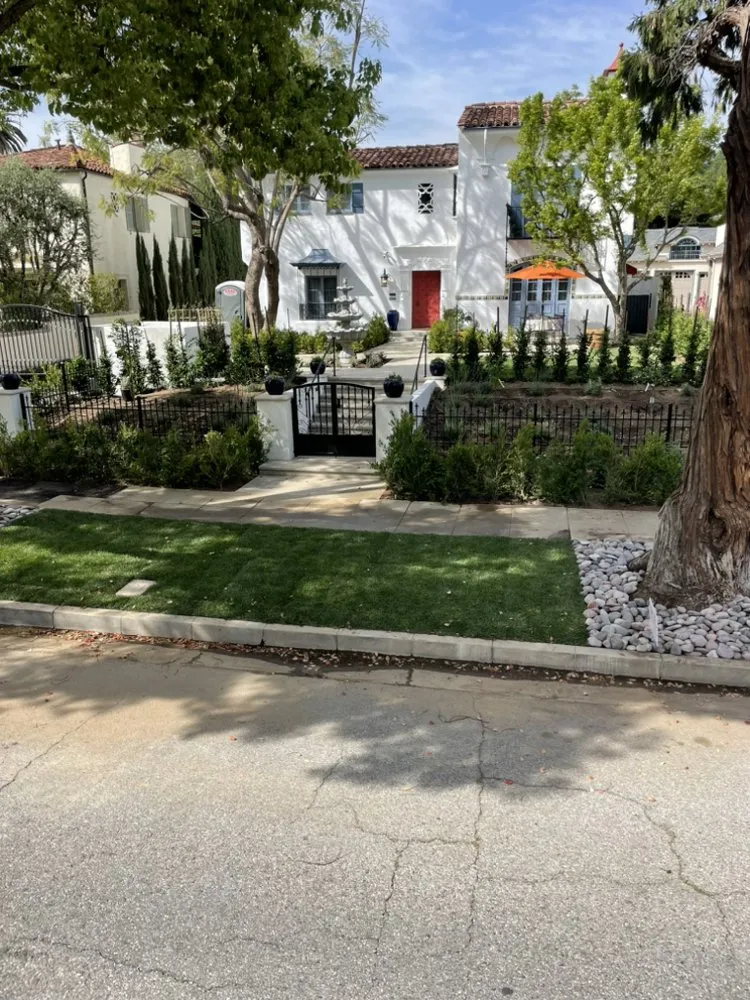 Trusted lawn care service in Glendale, CA - Ed's Landscaping