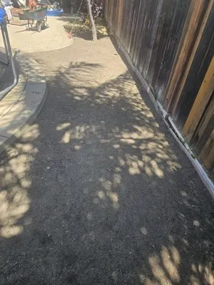 Ed's Landscaping Work Logo