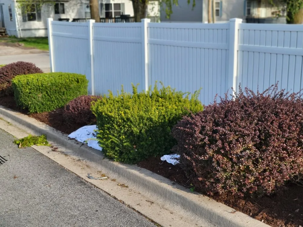 Reliable residential landscaping experts serving Saint Louis, MO - Eds Lawn & Landscape